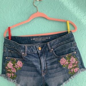 American Eagle denim Jean Shorts Pink Floral Embroidery womens 8 cottagecore